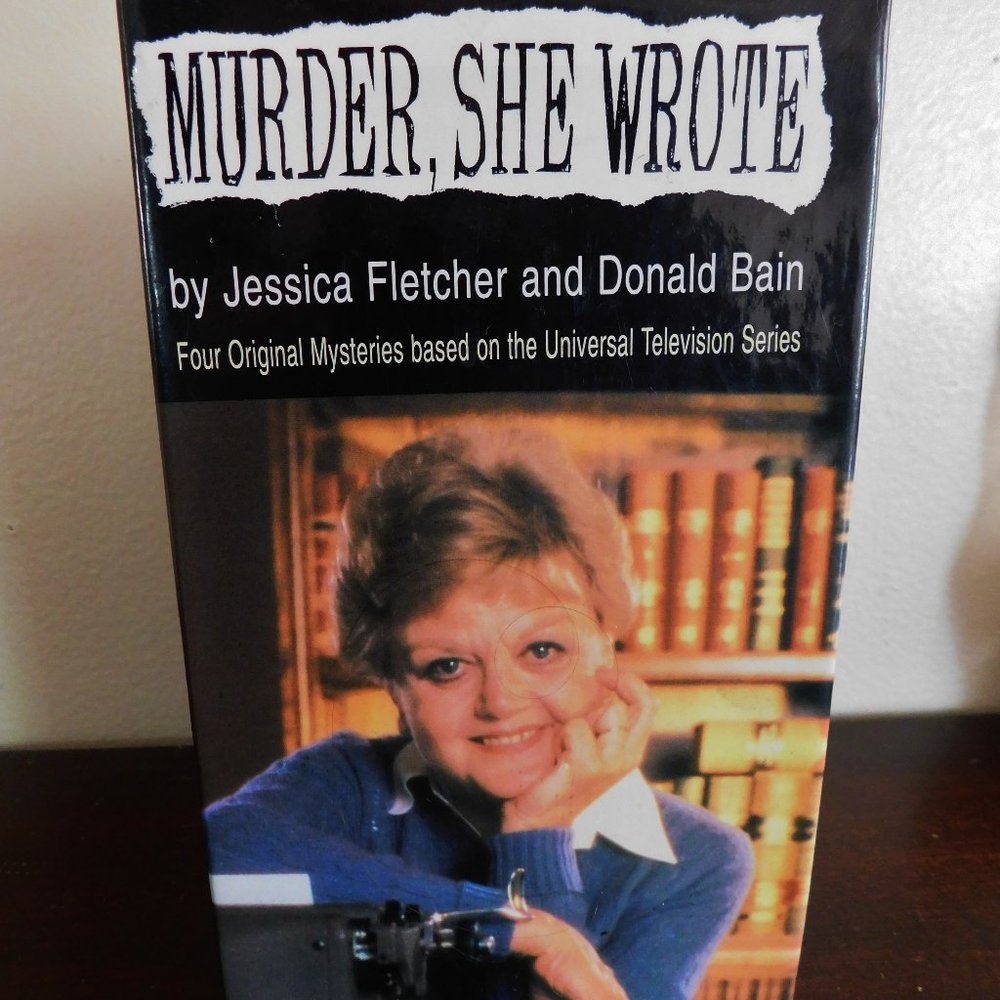 Murder, She Wrote Box Set of 4 Paperback Novels. 1995. Angela Lansbury. Nice.
